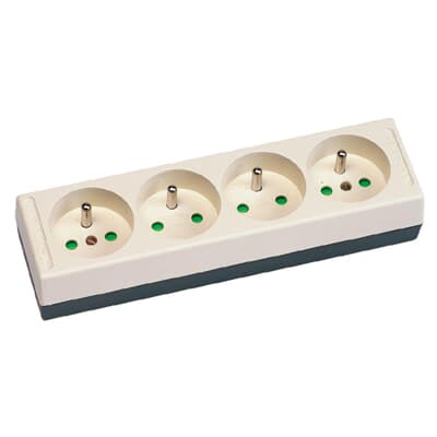 Tafelcont.doos 4voud z.kabel ivoor